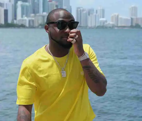 Singer Davido Shows Off His New 2018 Bentley Bentayga SUV (Photo)